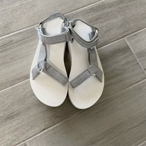 Teva sandal, color silver/gray, size 7M. 1-3/4” platform.